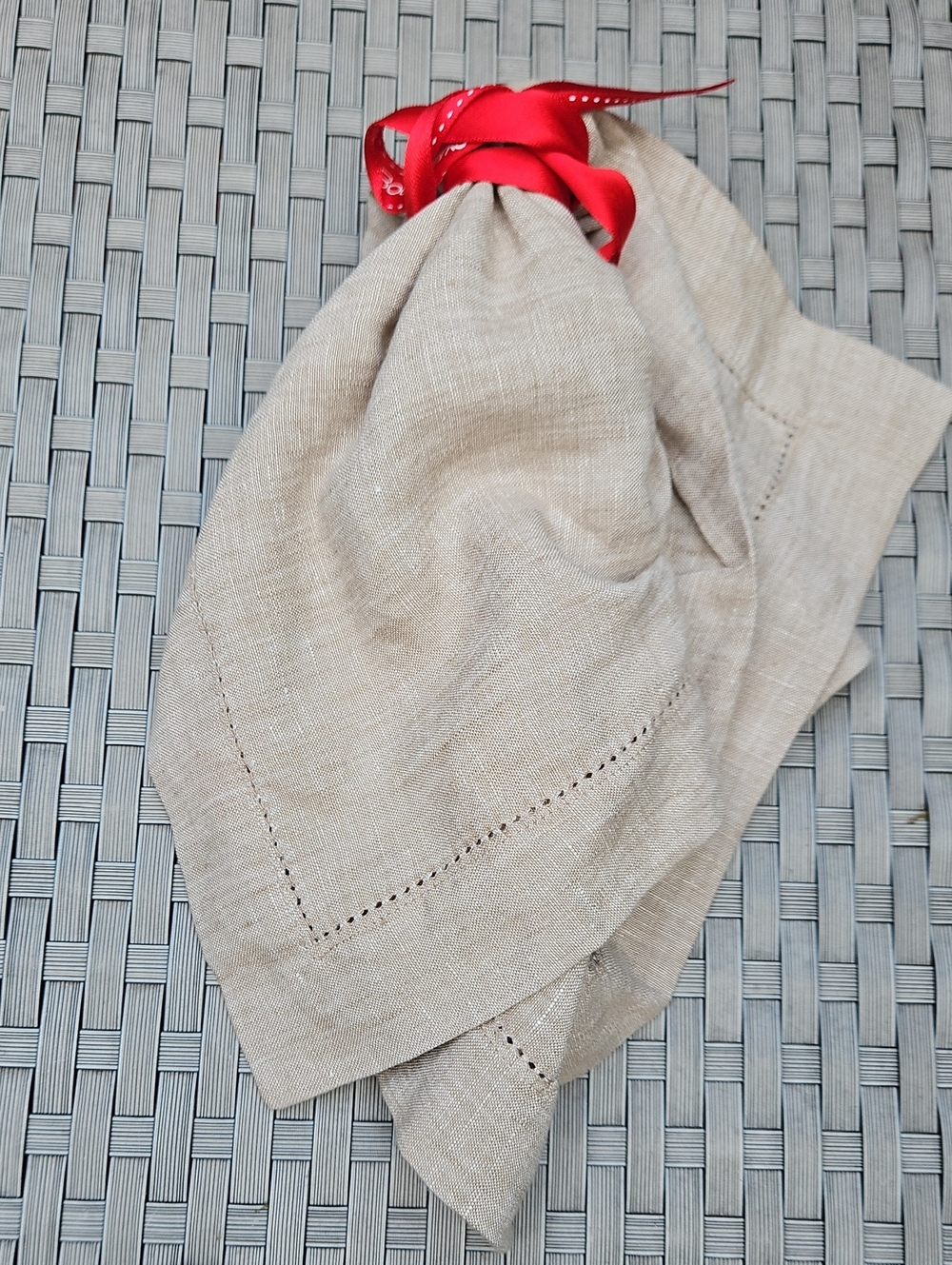 New  Noble Excellence Luxury  Set Of 6  Hemstitch Linen Dinner Napkins - Picture 9 of 17